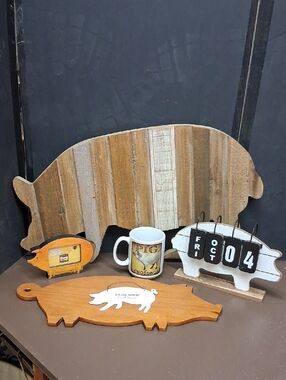 For the love of pigs Farmhouse decor bundle.